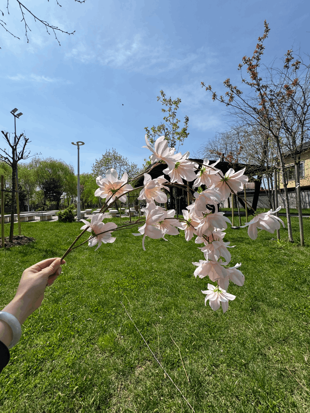 Crenguță Decorativă cu Flori 110 cm, Diverse Culori, Aspect Elegant și Natural, 1 buc