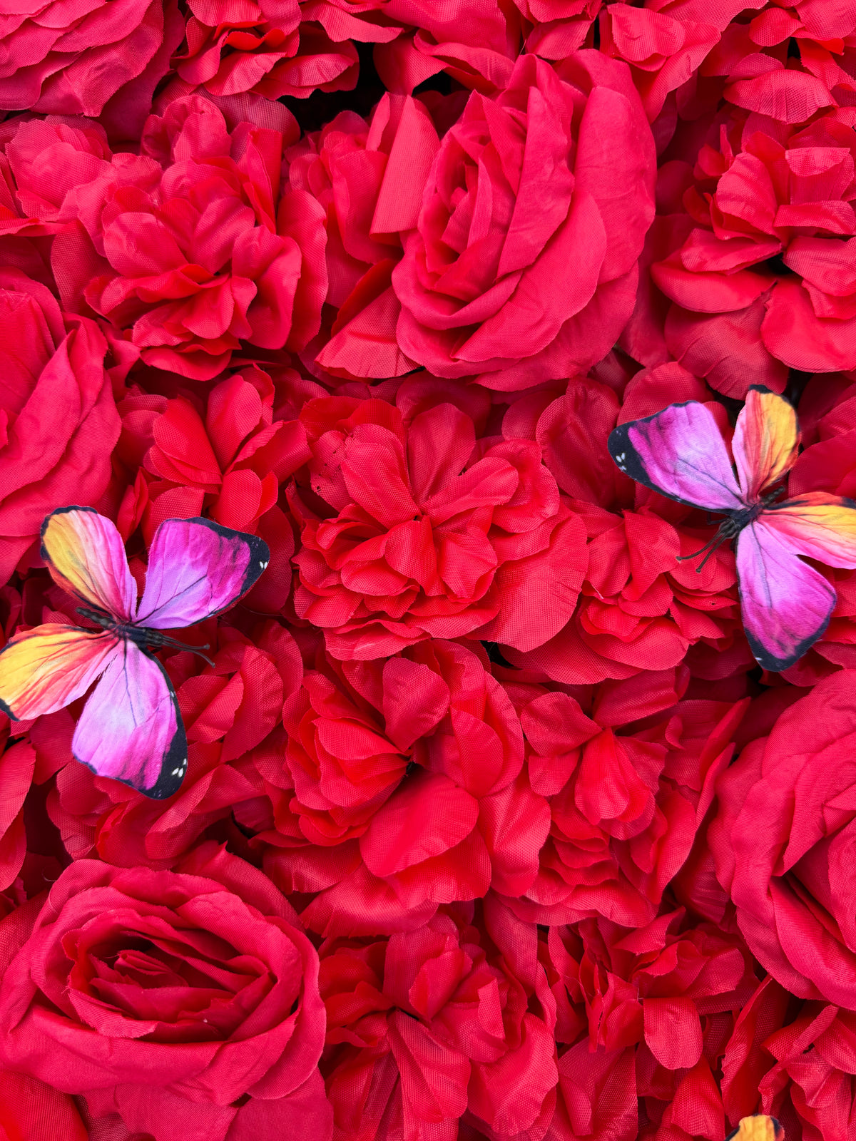 Panou decorativ cu flori artificiale și fluturi, diverse culori, 40x60 cm, 1 bucata