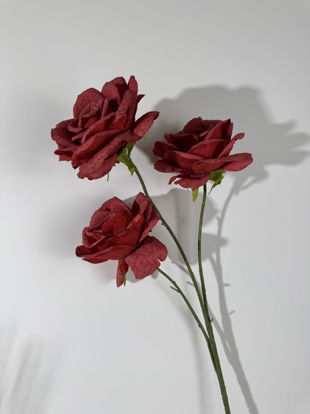 Floare trandafir artificiala cu tija, 3 flori, rosu, Ruyidecor