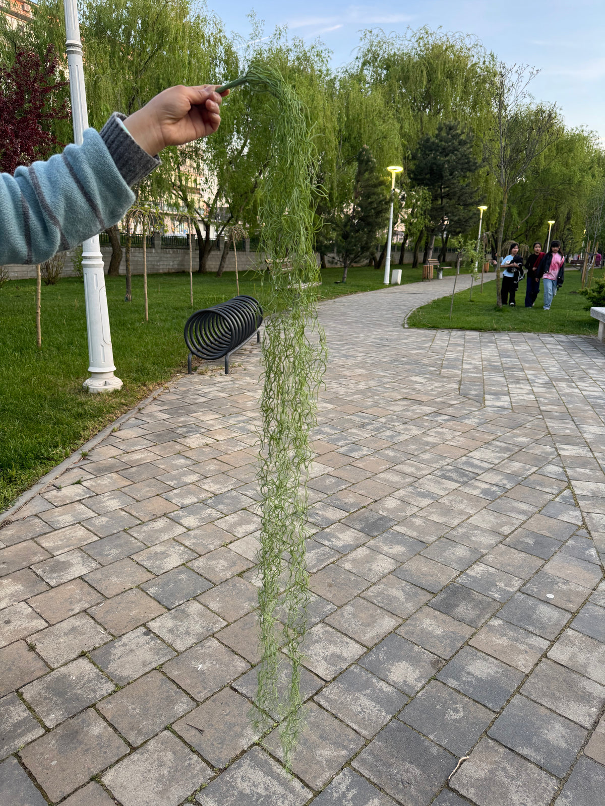 Ghirlanda artificiala curgatoare cu frunze fine, 120 cm, 3 nuante, Ruyidecor