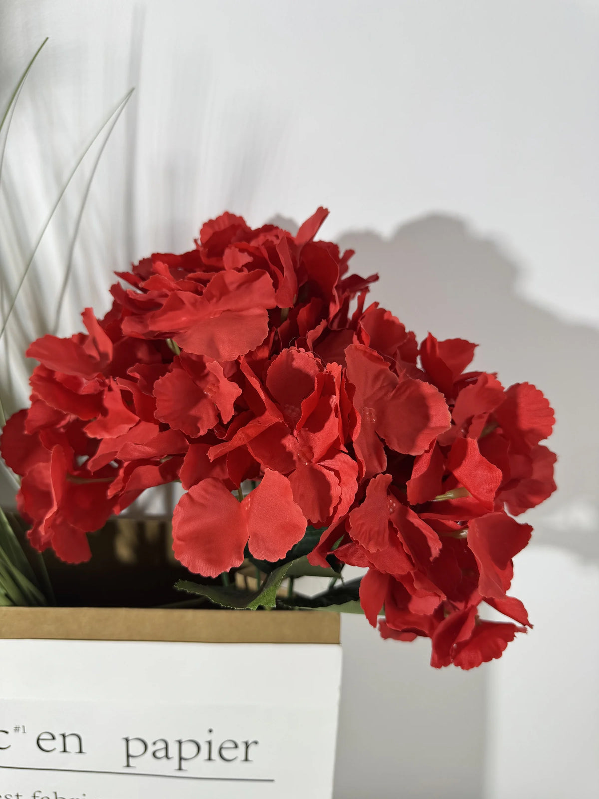 Hortensie artificiala cu tija, 5 flori, 45 cm, rosu, Ruyidecor