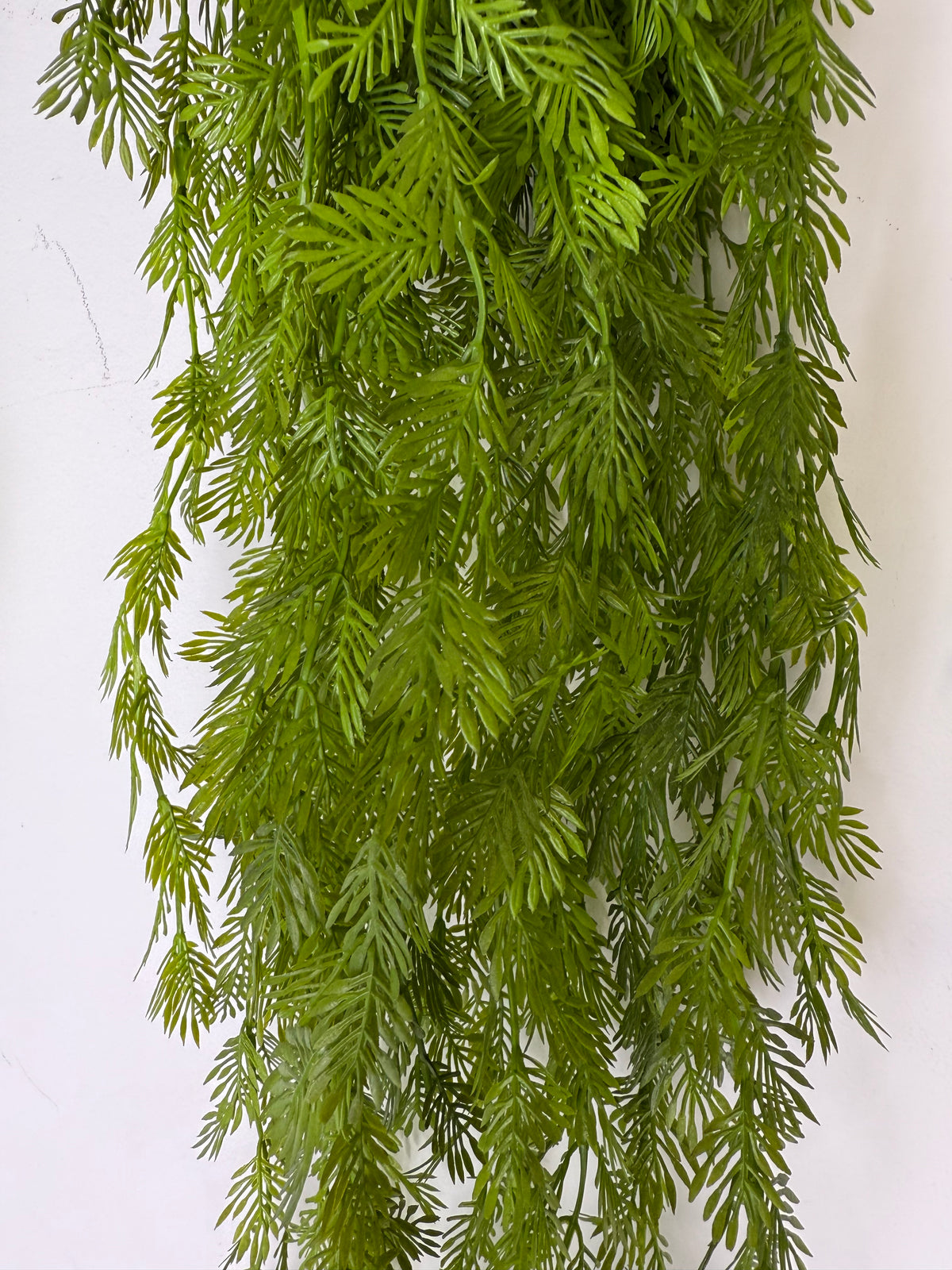 Plantă Artificială Curgătoare – Stil Asparagus Verde, 110 cm, pentru Decor Suspendat