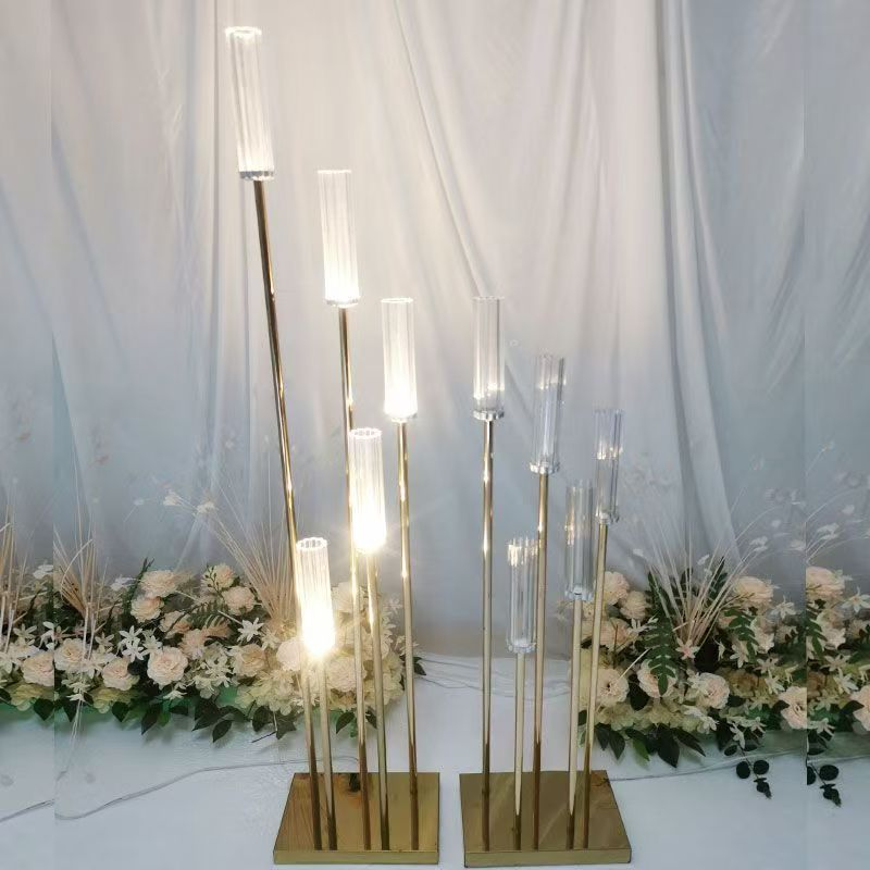 Sfeșnic auriu din metal cu 5 capete cu led lumină caldă , special pentru evenimentul tău , elegant și strălucitor