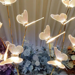 Lampadar Decorativ LED cu Fluturi Luminoși – 1,5 m / 1,2 m, Suport Auriu pentru Nuntă și Evenimente