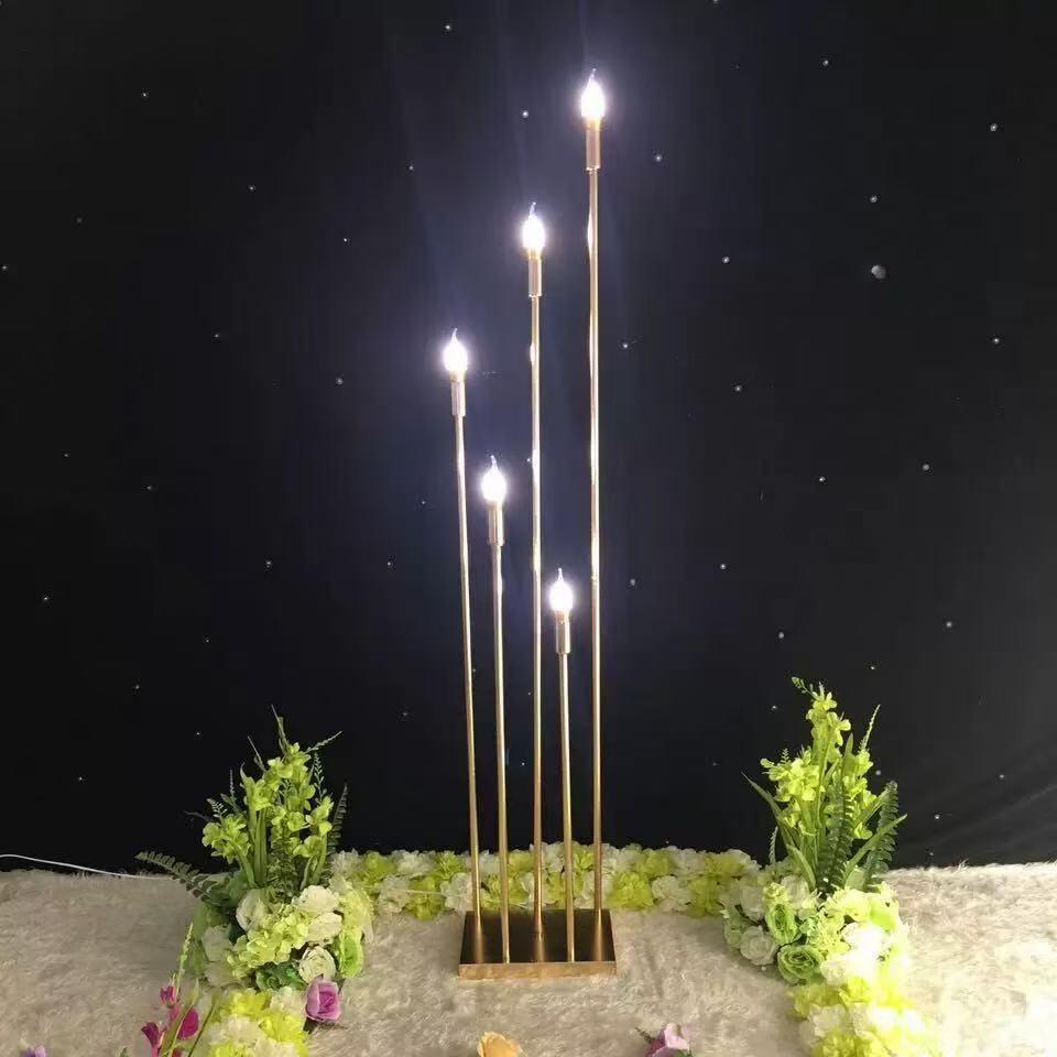 Suport de lumânări cu LED-uri aurii, nou, pentru candelabre, pentru piese centrale de masă