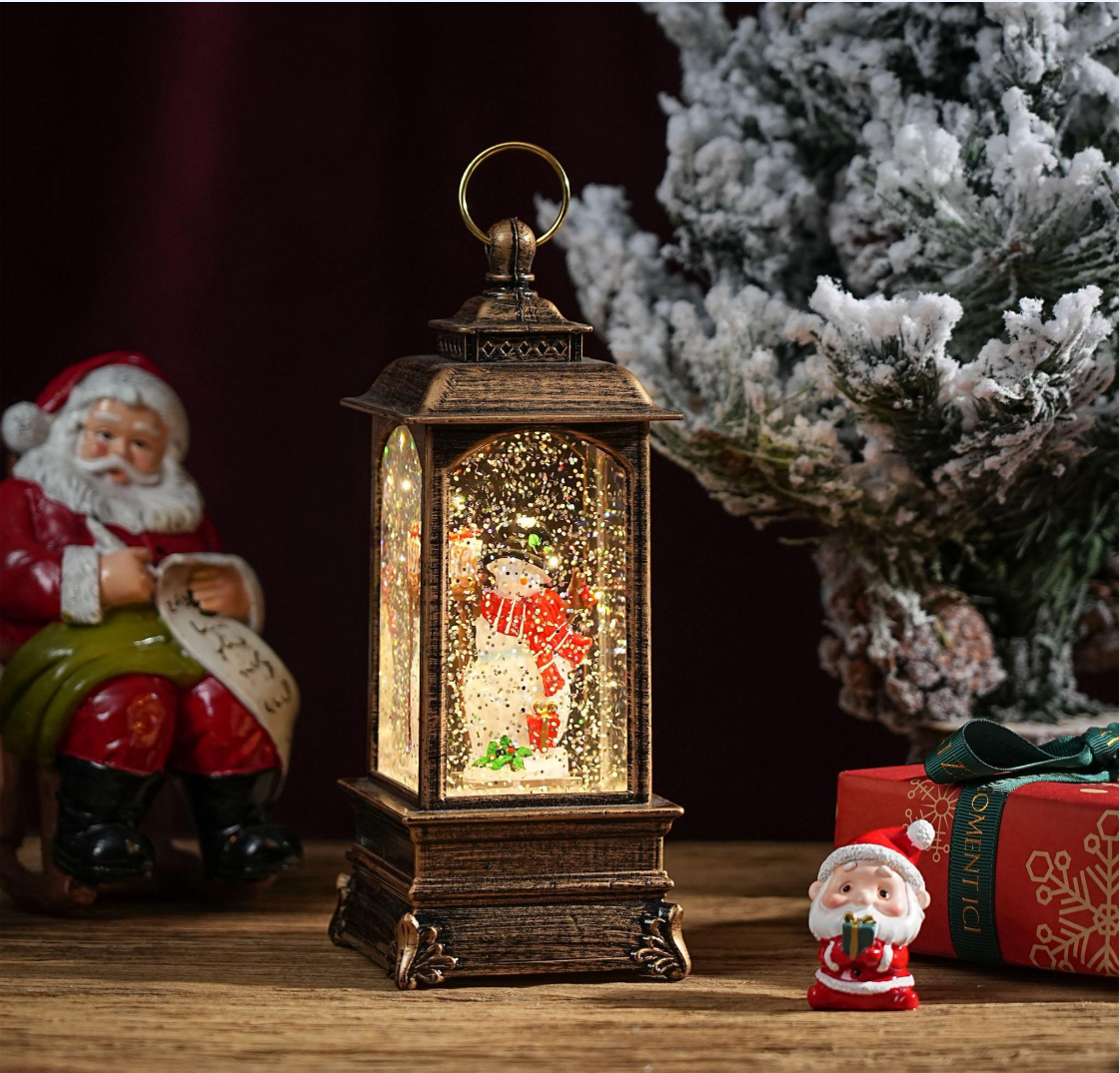 Felinar decorativ Craciun cu lumina calda si scena Mos Craciun, 20 cm