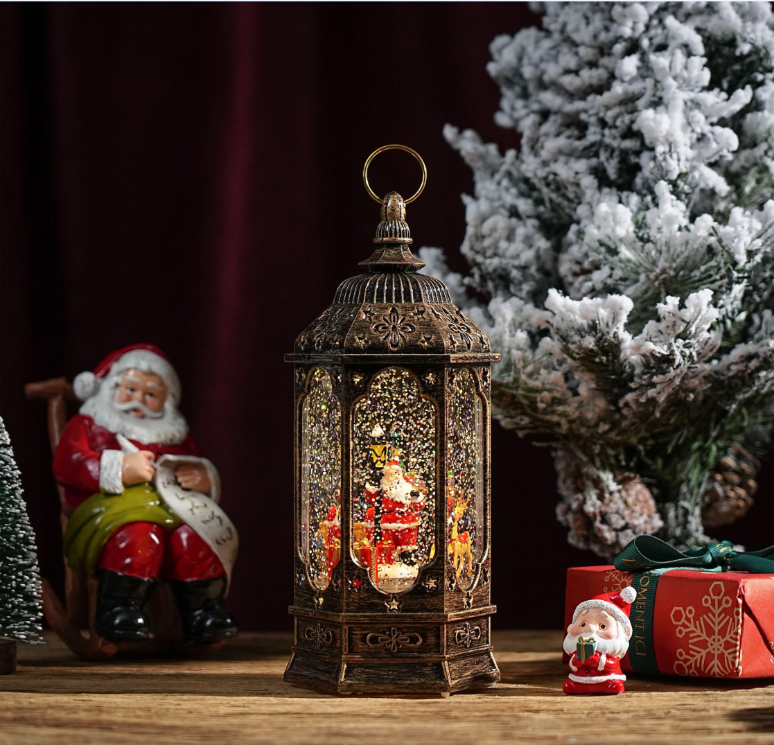 Felinar decorativ Craciun cu scena rotativa si efect de ninsoare, lumina calda, 23 cm