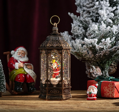 Felinar decorativ Craciun cu scena fixa si efect de ninsoare, lumina calda, 23 cm