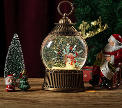Felinar decorativ Craciun tip glob cu scena fixa si efect de ninsoare, lumina calda