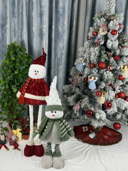 Figurina decorativa cu fular verde, 90 cm – figurina Craciun cu picioare lungi