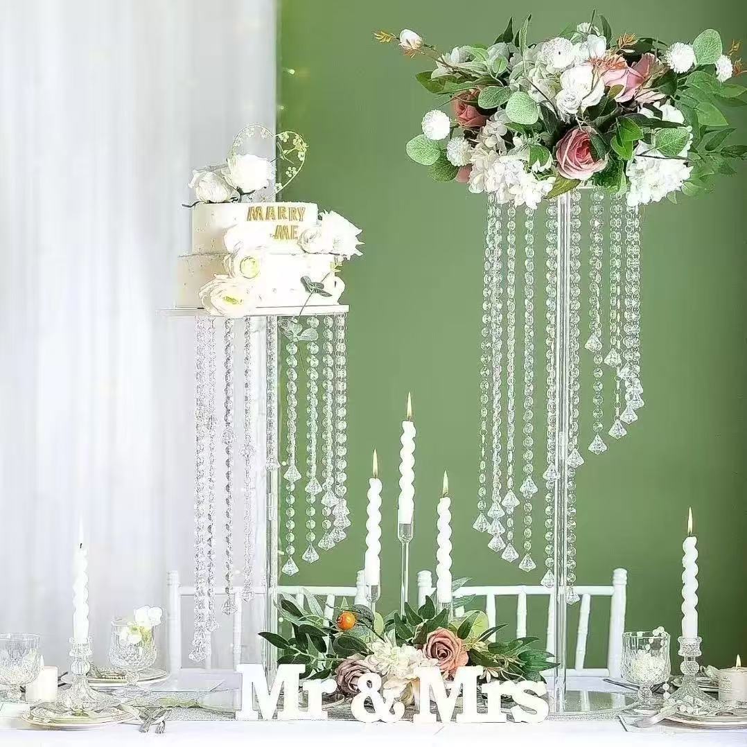 Set 4 suporturi decorative transparente cu cristale suspendate, design elegant pentru aranjamente florale, înălțimi 60 cm sau 80 cm (fără flori)