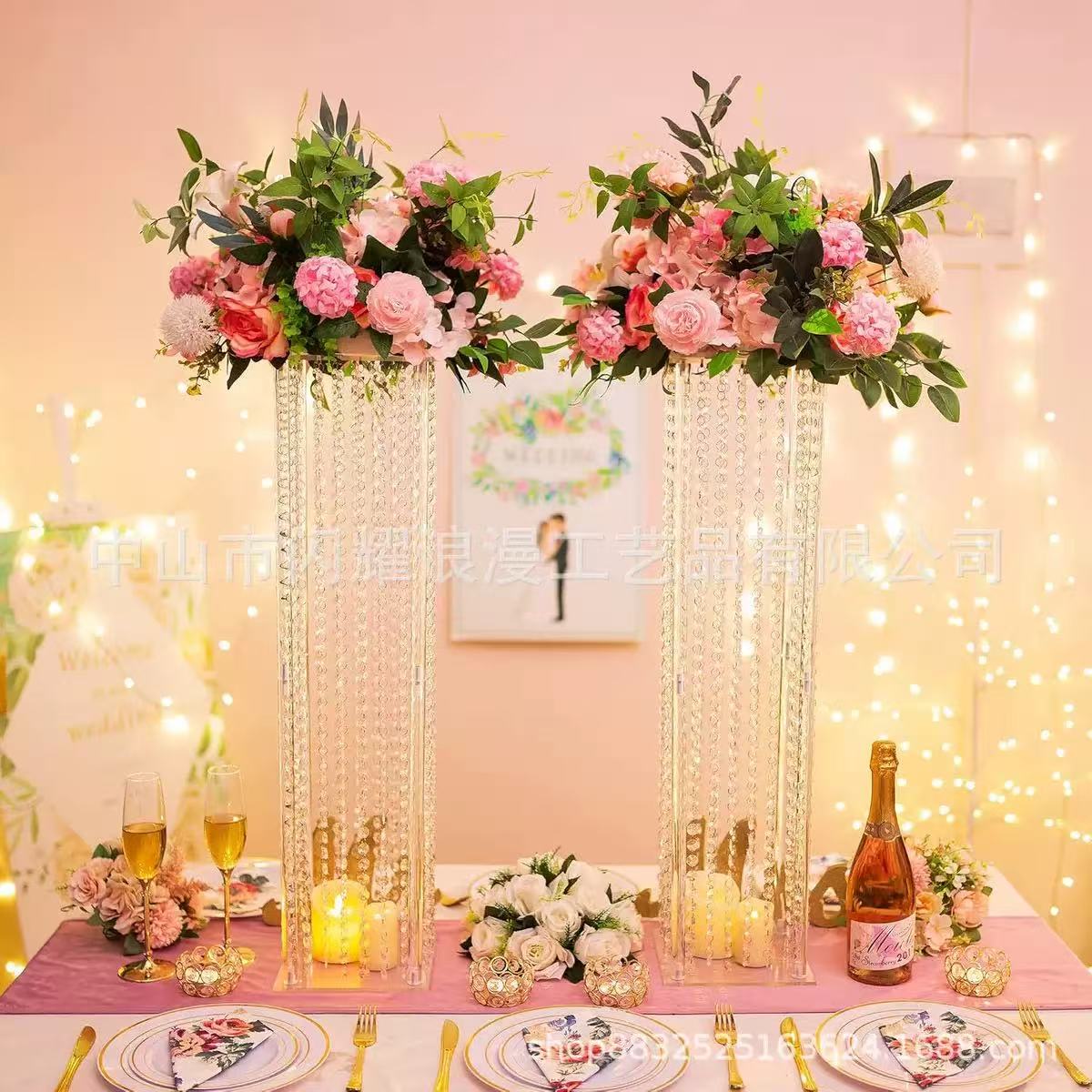 Set 4 suporturi decorative transparente cu cristale tip perdea, pentru aranjamente florale, înălțimi 40/60/80/100 cm (fără flori)
