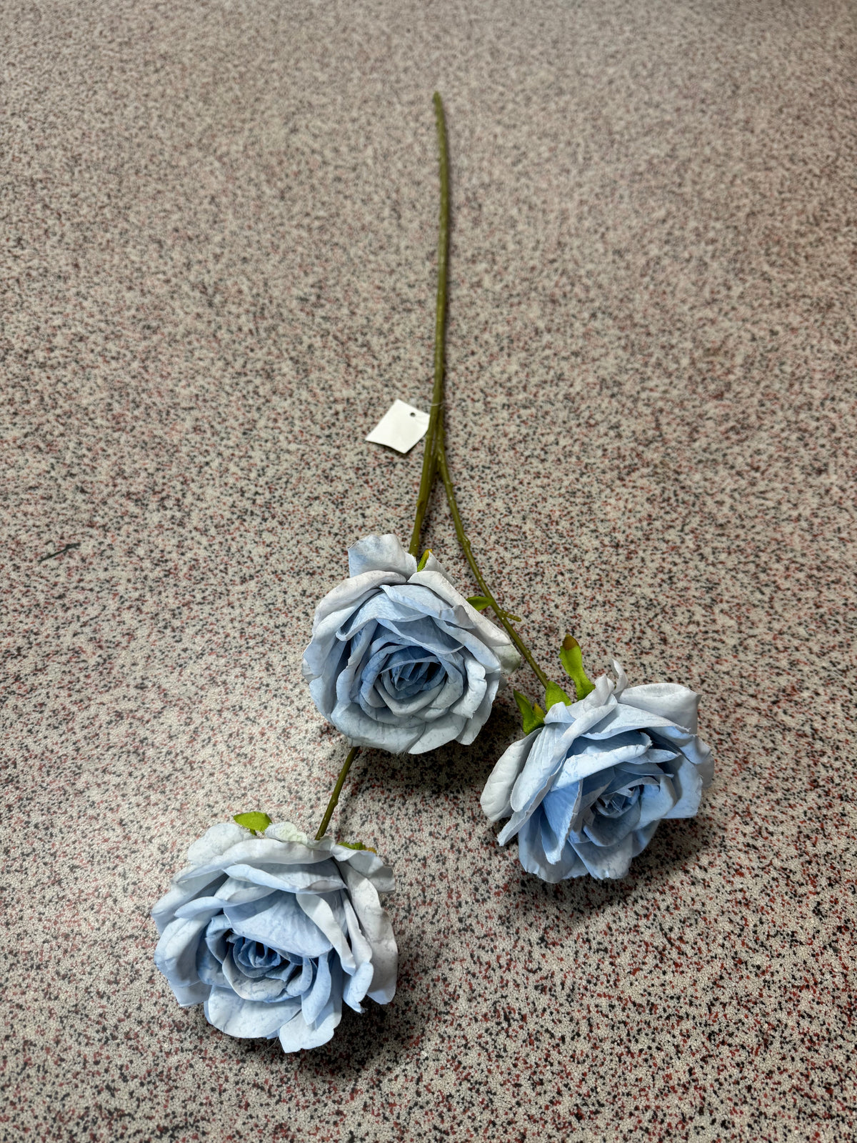 Crenguță Florală Artificială cu 3 Trandafiri 68 cm, Diverse Culori, pentru Decor Interior