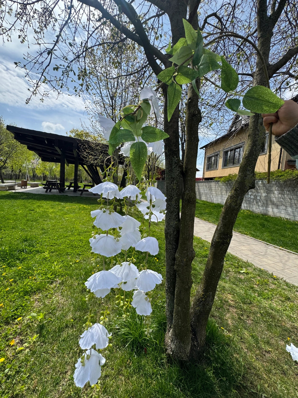 Floare Artificiala Curgatoare 110 cm, Ghirlanda Florala Eleganta pentru Arcada si Decor Evenimente