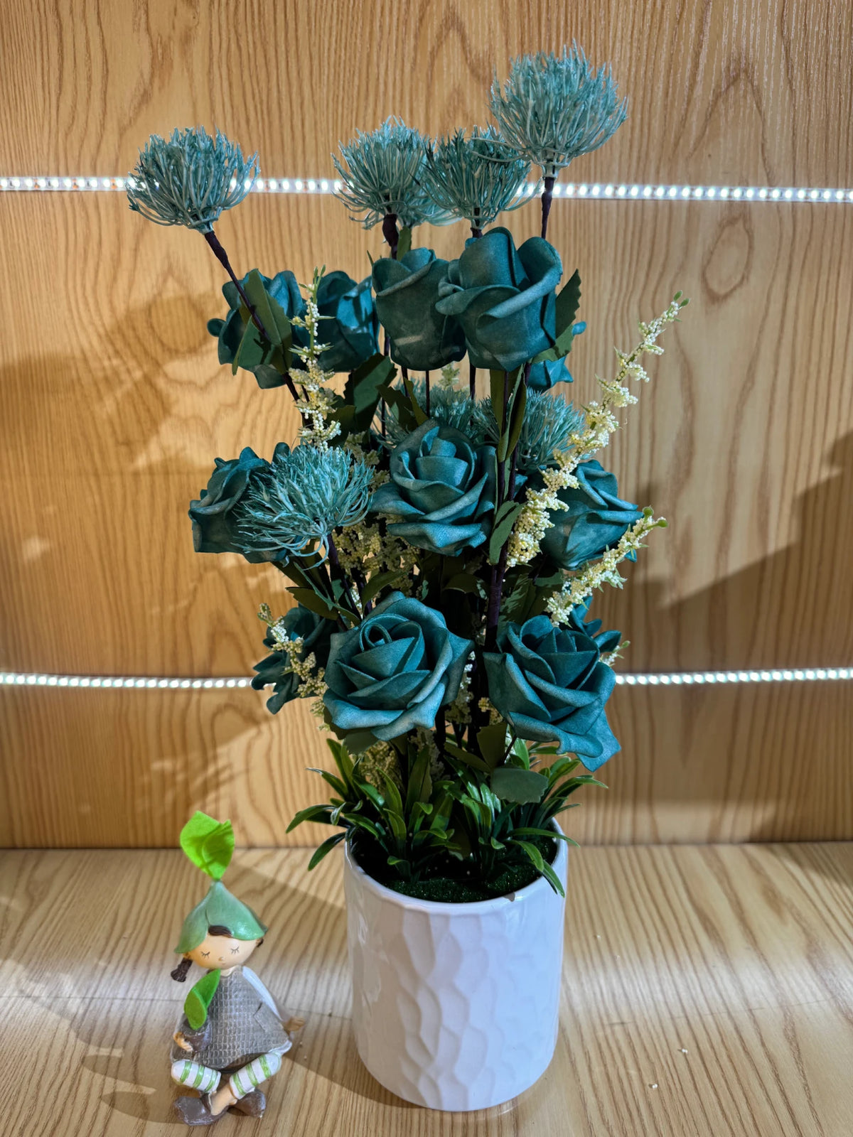 Aranjament floral decorativ în ghiveci alb, 58 cm, diverse culori