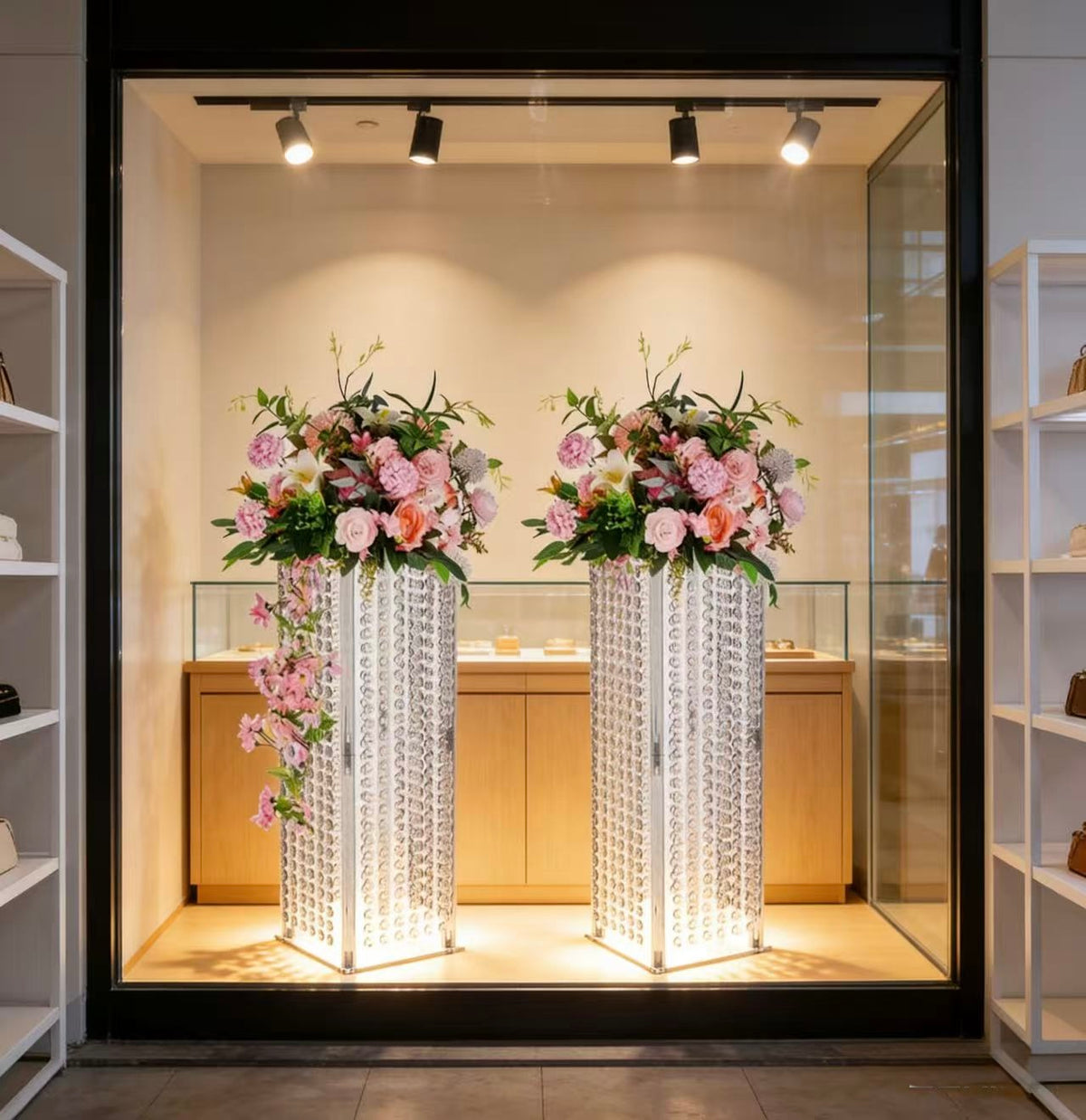 Set 4 suporturi decorative transparente cu cristale tip perdea, pentru aranjamente florale, înălțimi 40/60/80/100 cm (fără flori)