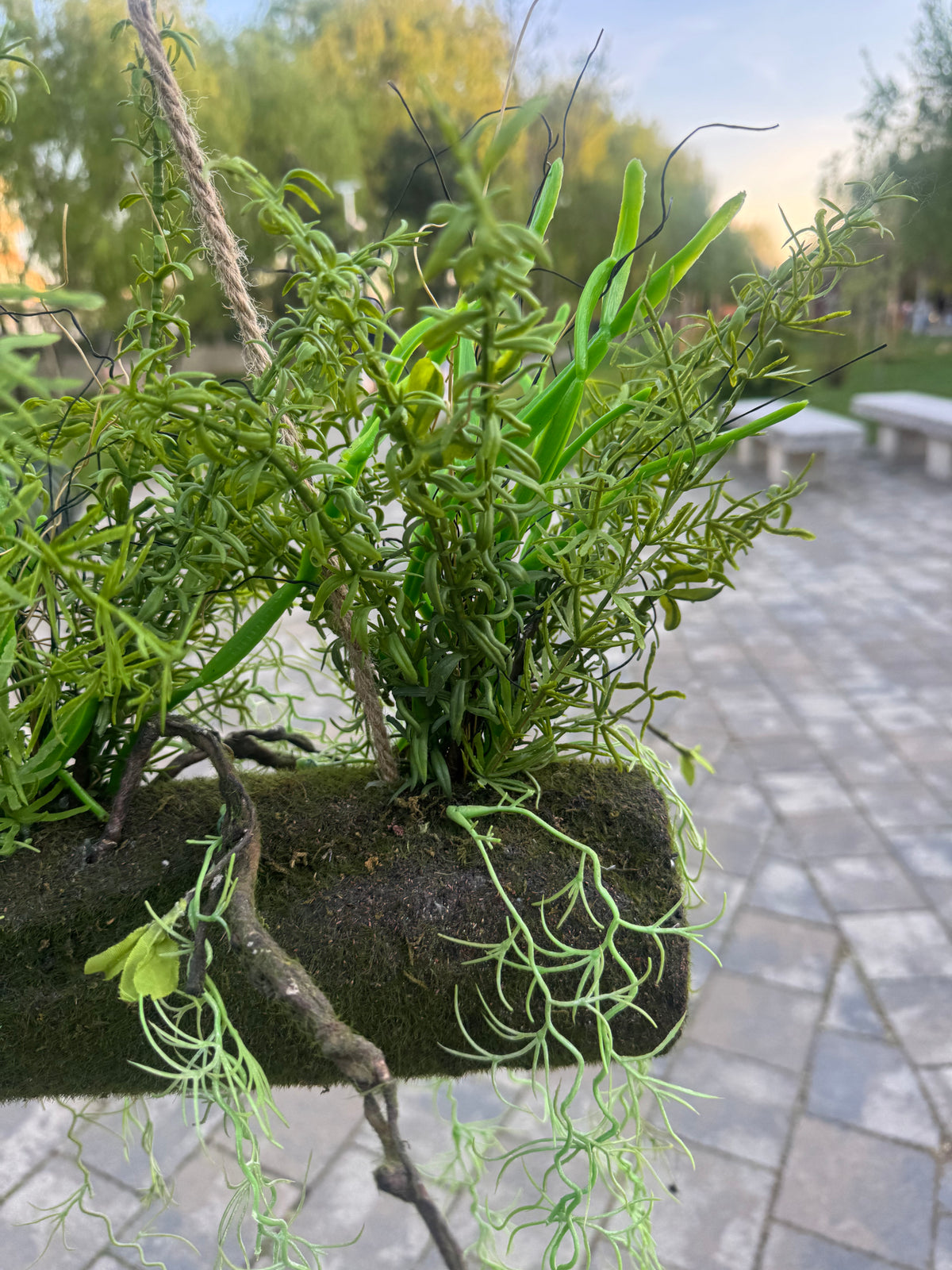 Aranjament artificial suspendat pe baza de muschi, 45 cm, verde, Ruyidecor