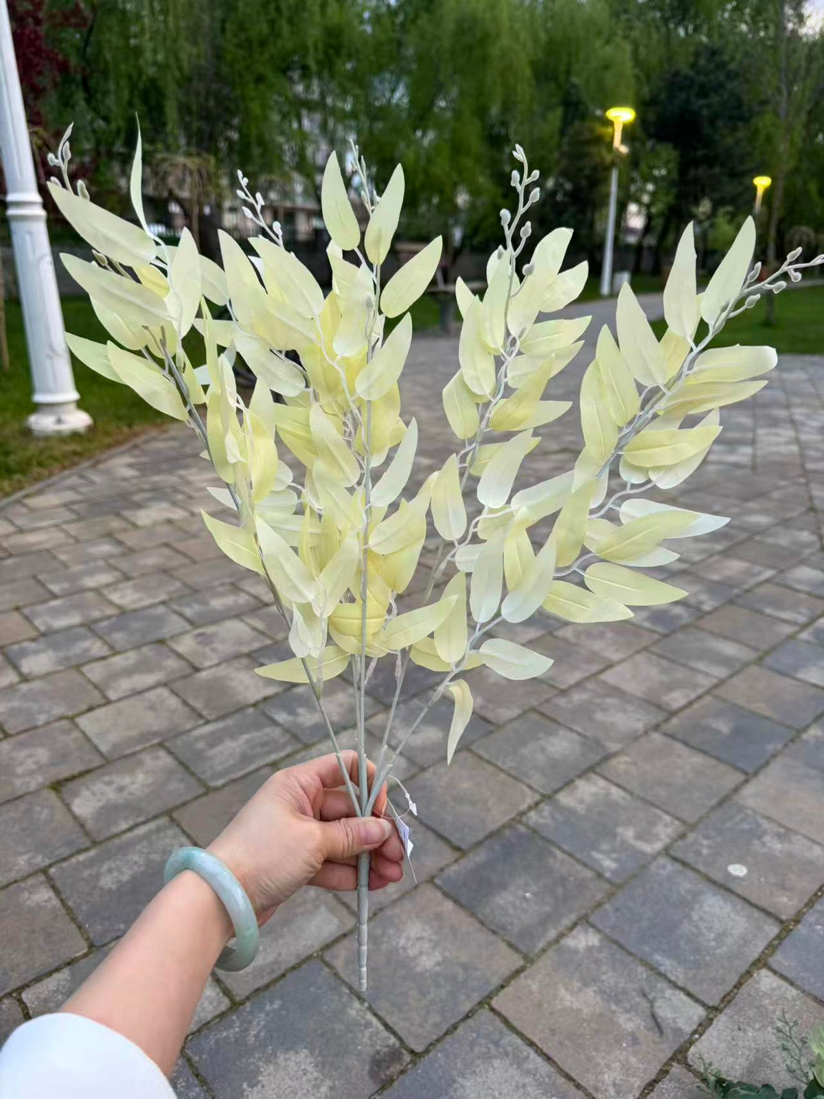 Buchet artificial cu frunze lanceolate si muguri, 45 cm, 3 culori, Ruyidecor