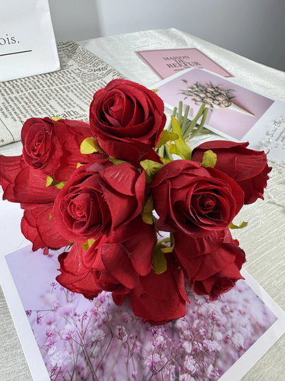 Buchet de trandafiri artificiali catifelati, 12 flori, 40 cm, rosu, Ruyidecor