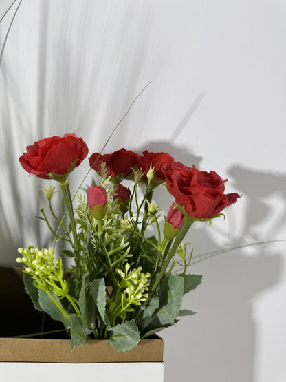 Buchet trandafiri artificiali cu verdeata, 35 cm, rosu, Ruyidecor