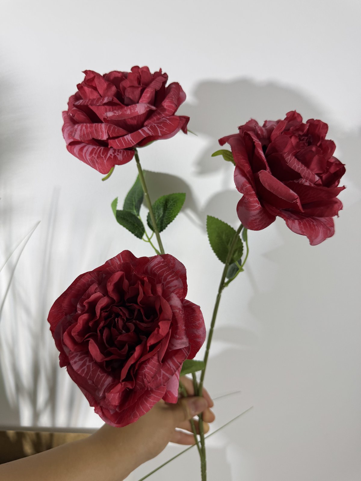 Floare bujor artificiala cu tija, 3 flori, 80 cm, rosu bordo, Ruyidecor