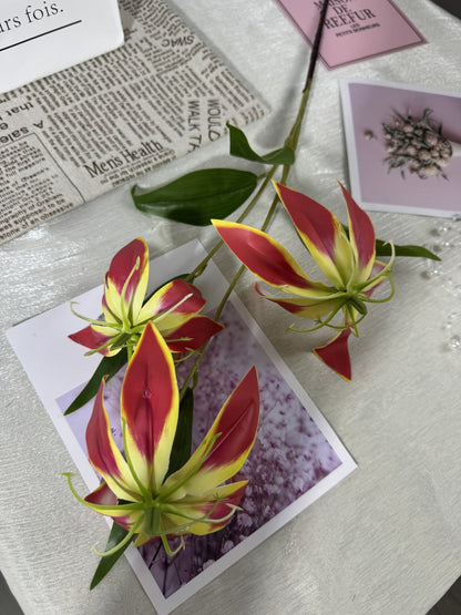 Floare gloriosa artificiala cu tija, 3 flori, rosu-galben, Ruyidecor