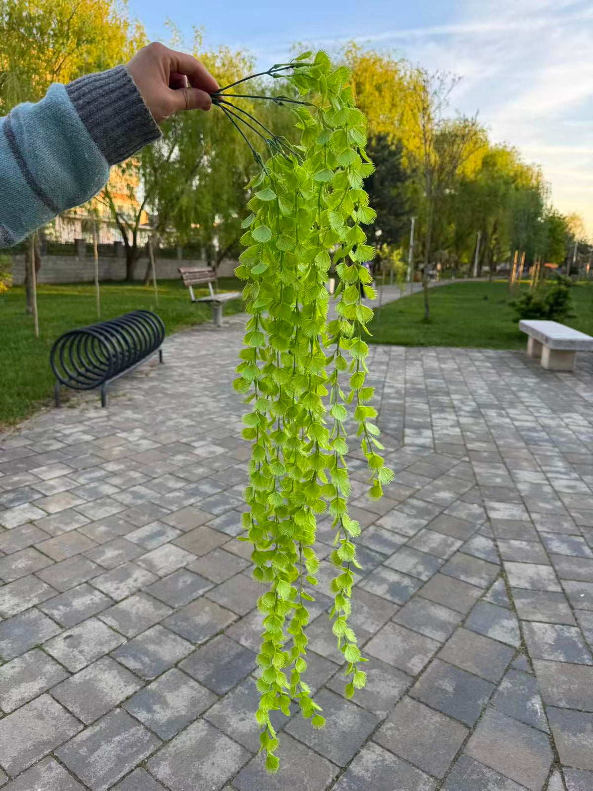 Ghirlanda artificiala curgatoare cu frunze evantai, 90 cm, 2 culori, Ruyidecor
