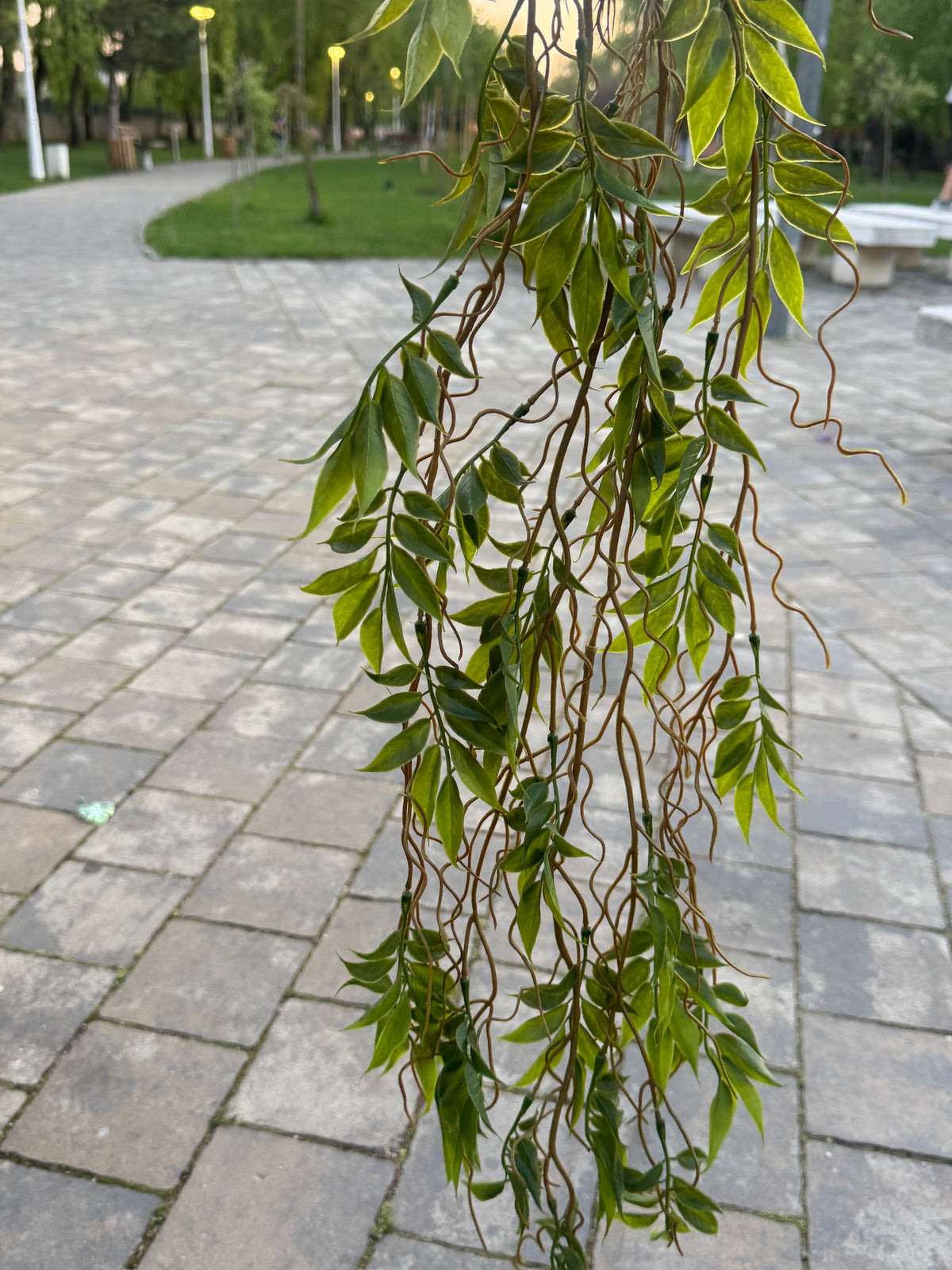 Ghirlanda artificiala cu frunze lanceolate si ramuri ondulate, 120 cm, Ruyidecor