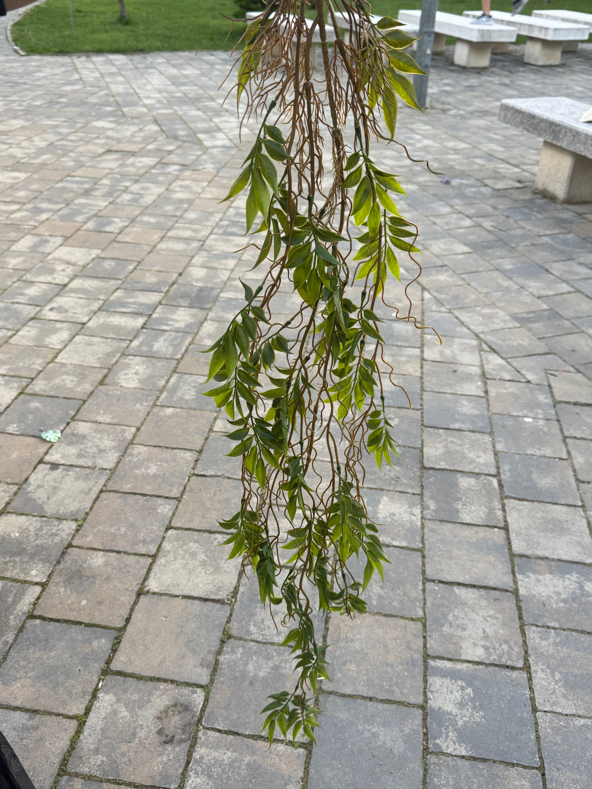Ghirlanda artificiala cu frunze lanceolate si ramuri ondulate, 120 cm, Ruyidecor