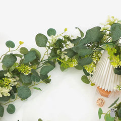 Ghirlandă Artificială Florală – Frunze Mixte și Flori Albe, 2 m
