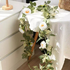 Ghirlandă Decorativa cu Flori Artificiale, 1.9m, Ideala pentru evenimente si Decor Interior