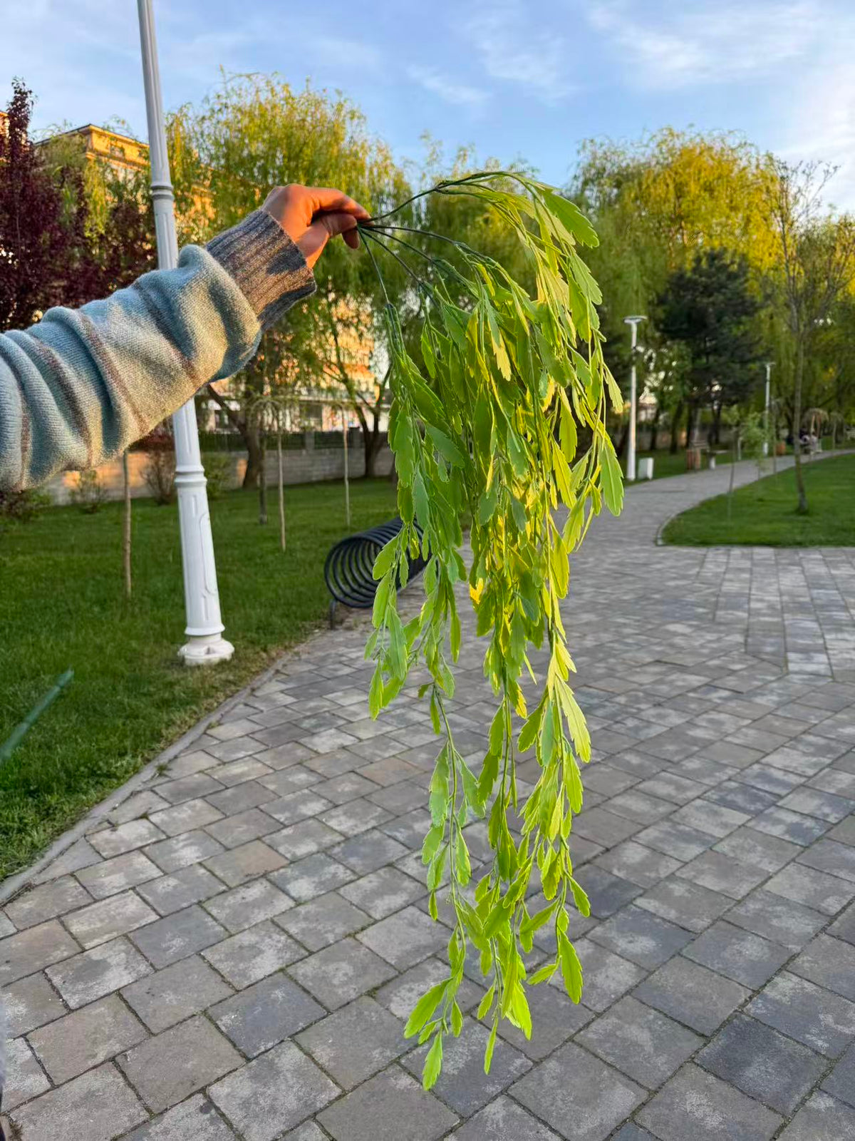 Planta artificiala curgatoare cu frunze lobate, 80 cm, verde, Ruyidecor