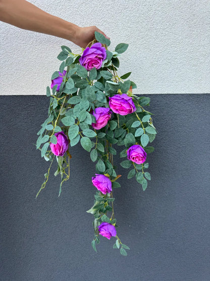 Plantă artificială curgătoare cu trandafiri și frunze decorative, 110 cm, diverse culori, Ruyidecor