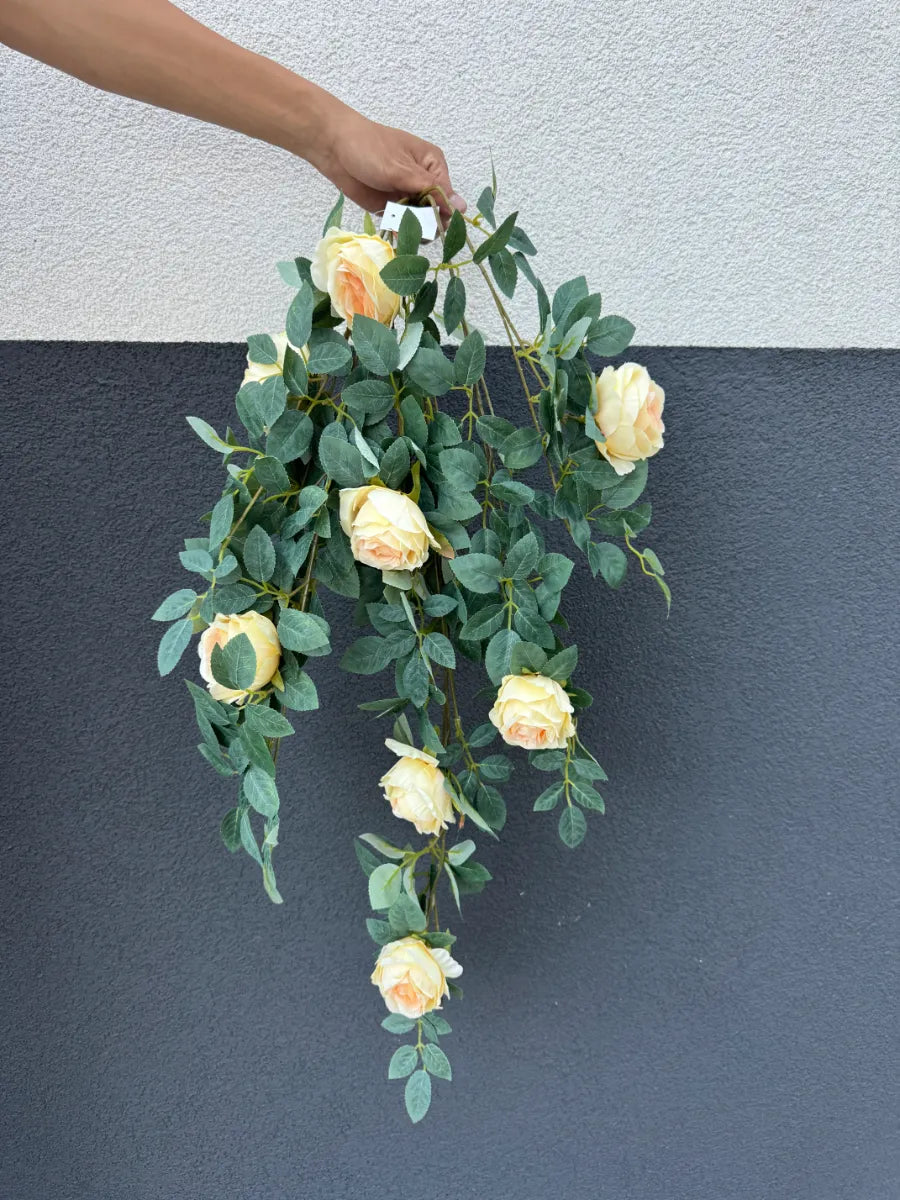 Plantă artificială curgătoare cu trandafiri și frunze decorative, 110 cm, diverse culori, Ruyidecor