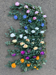 Plantă artificială curgătoare cu trandafiri și frunze decorative, 110 cm, diverse culori, Ruyidecor
