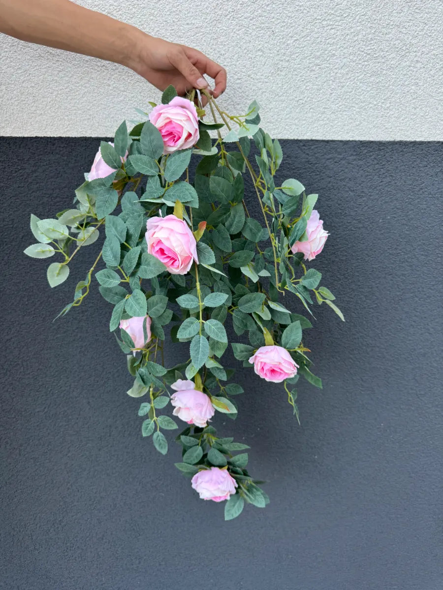 Plantă artificială curgătoare cu trandafiri și frunze decorative, 110 cm, diverse culori, Ruyidecor