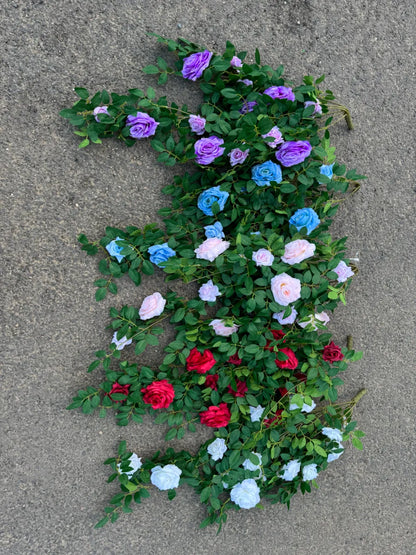 Plantă artificială curgătoare cu trandafiri și frunze decorative, 108 cm, diverse culori, Ruyidecor