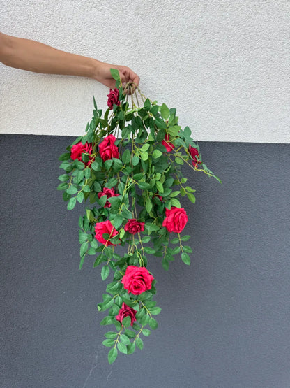 Plantă artificială curgătoare cu trandafiri și frunze decorative, 108 cm, diverse culori, Ruyidecor