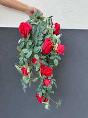 Plantă artificială curgătoare cu trandafiri și frunze decorative, 105 cm, Ruyidecor