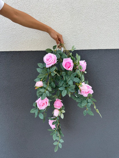 Plantă artificială curgătoare cu trandafiri și frunze decorative, 105 cm, Ruyidecor