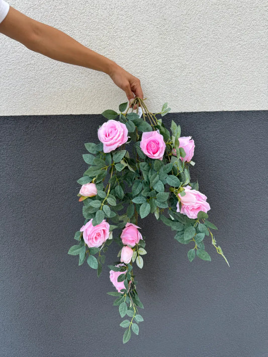 Plantă artificială curgătoare cu trandafiri și frunze decorative, 105 cm, Ruyidecor
