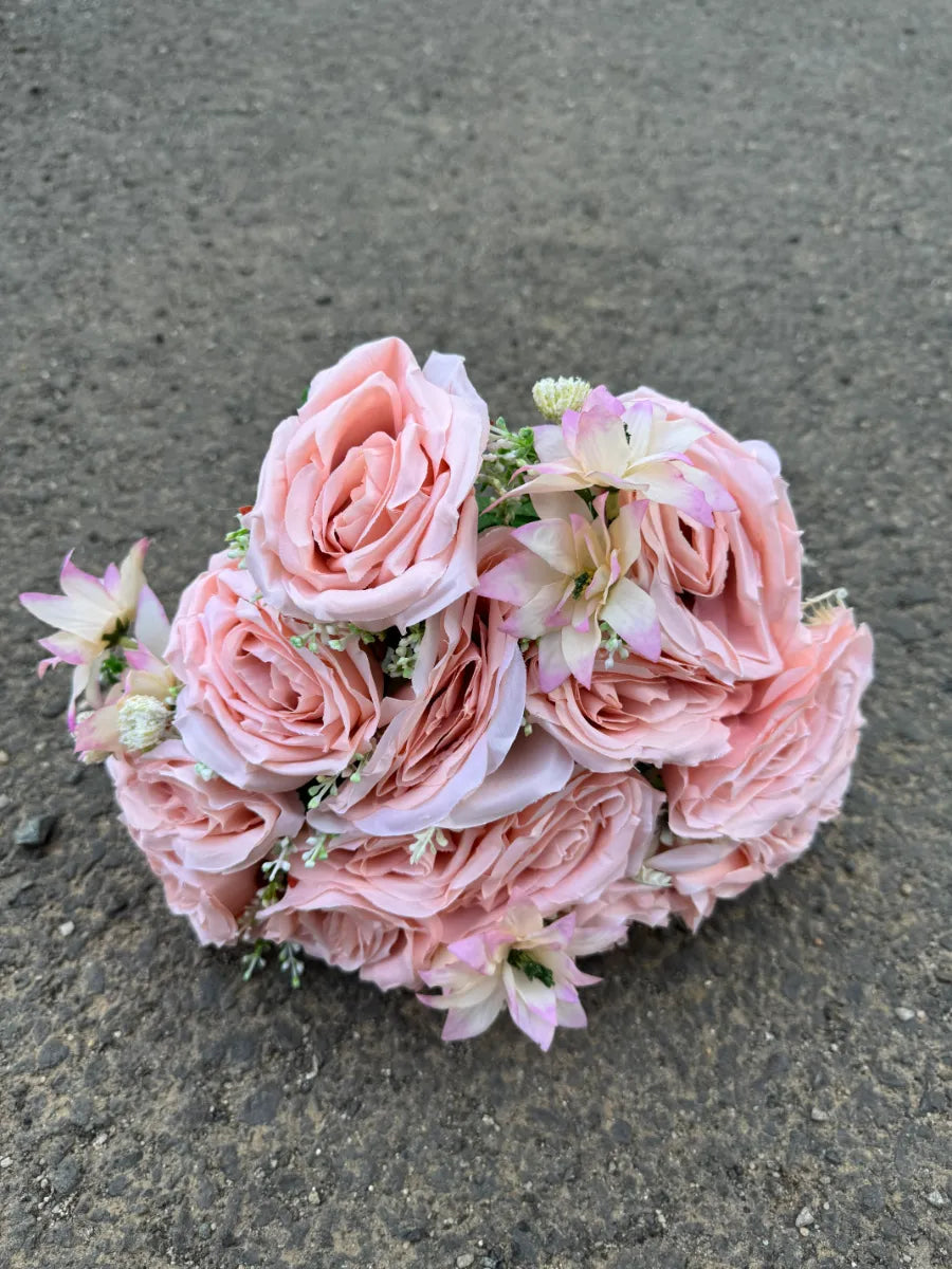 Buchet artificial cu flori albe și frunze decorative, 18 capete, 40 cm, Ruyidecor