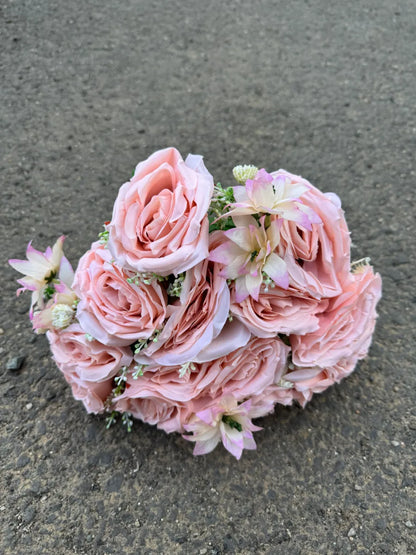 Buchet artificial cu flori albe și frunze decorative, 18 capete, 40 cm, Ruyidecor