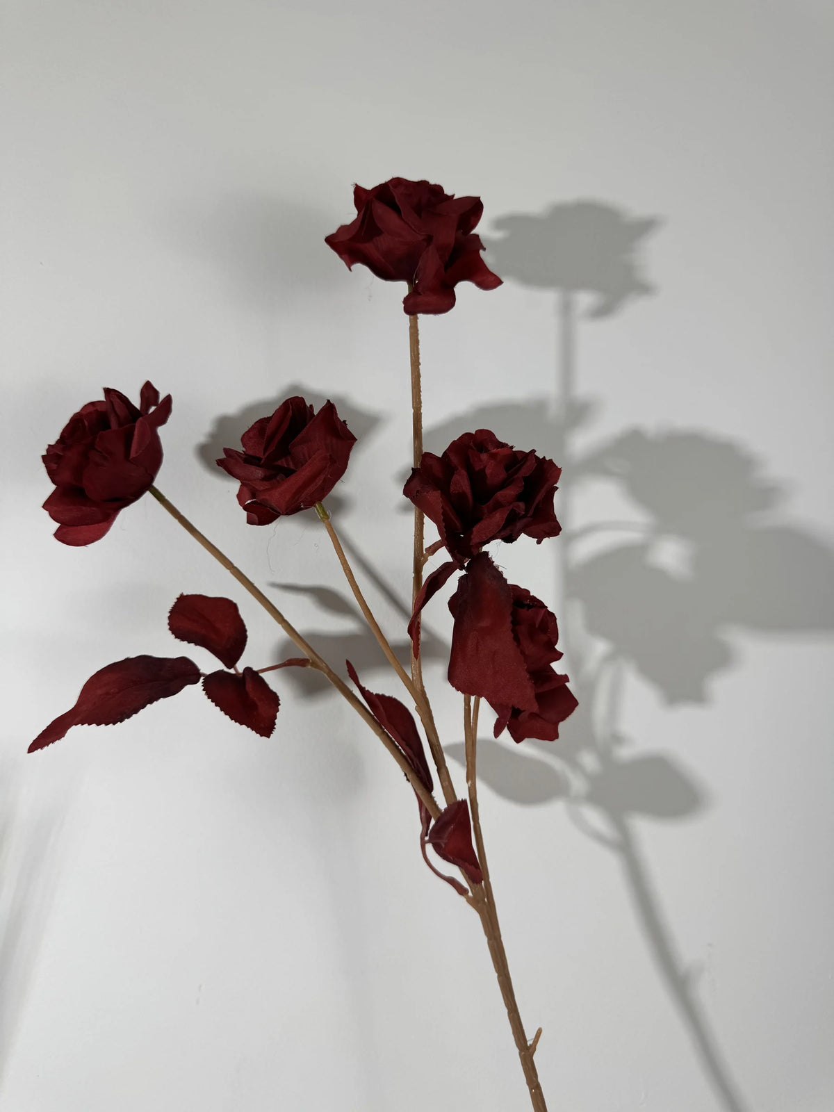 Trandafir artificial cu tija, 5 flori, 85 cm, bordo, Ruyidecor